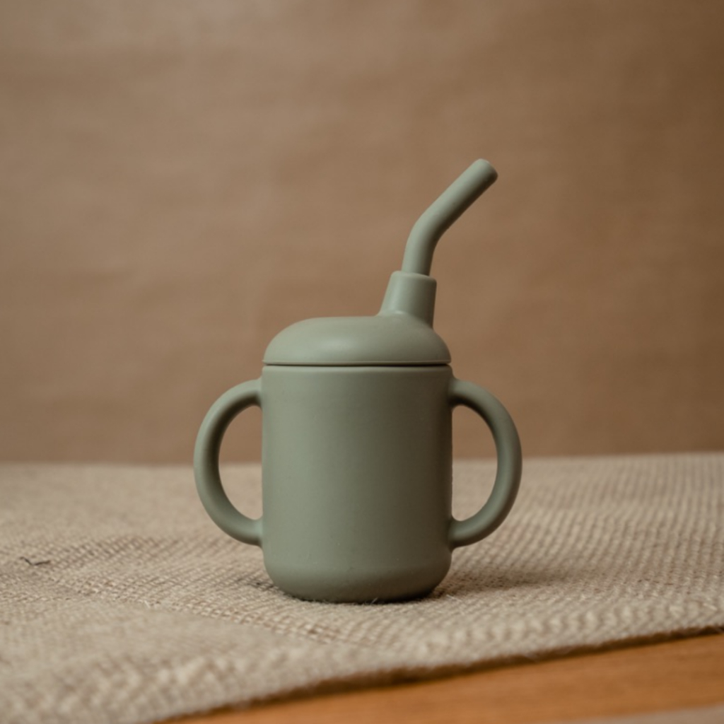 Copo Infantil Com Canudo Em Silicone Para Bebes E Crianças